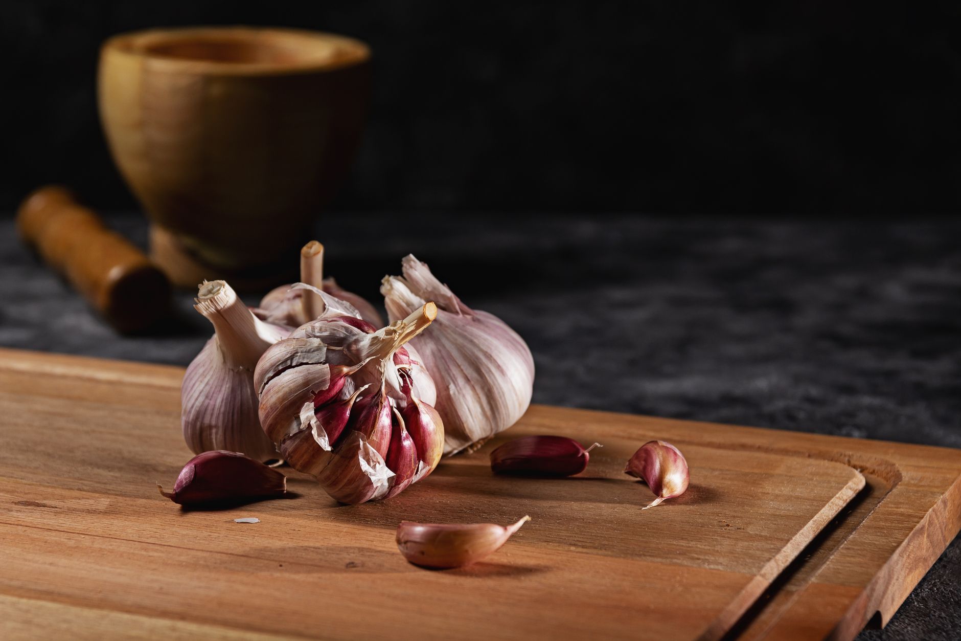 stop garlic sprouting, garlic storage, keep garlic fresh