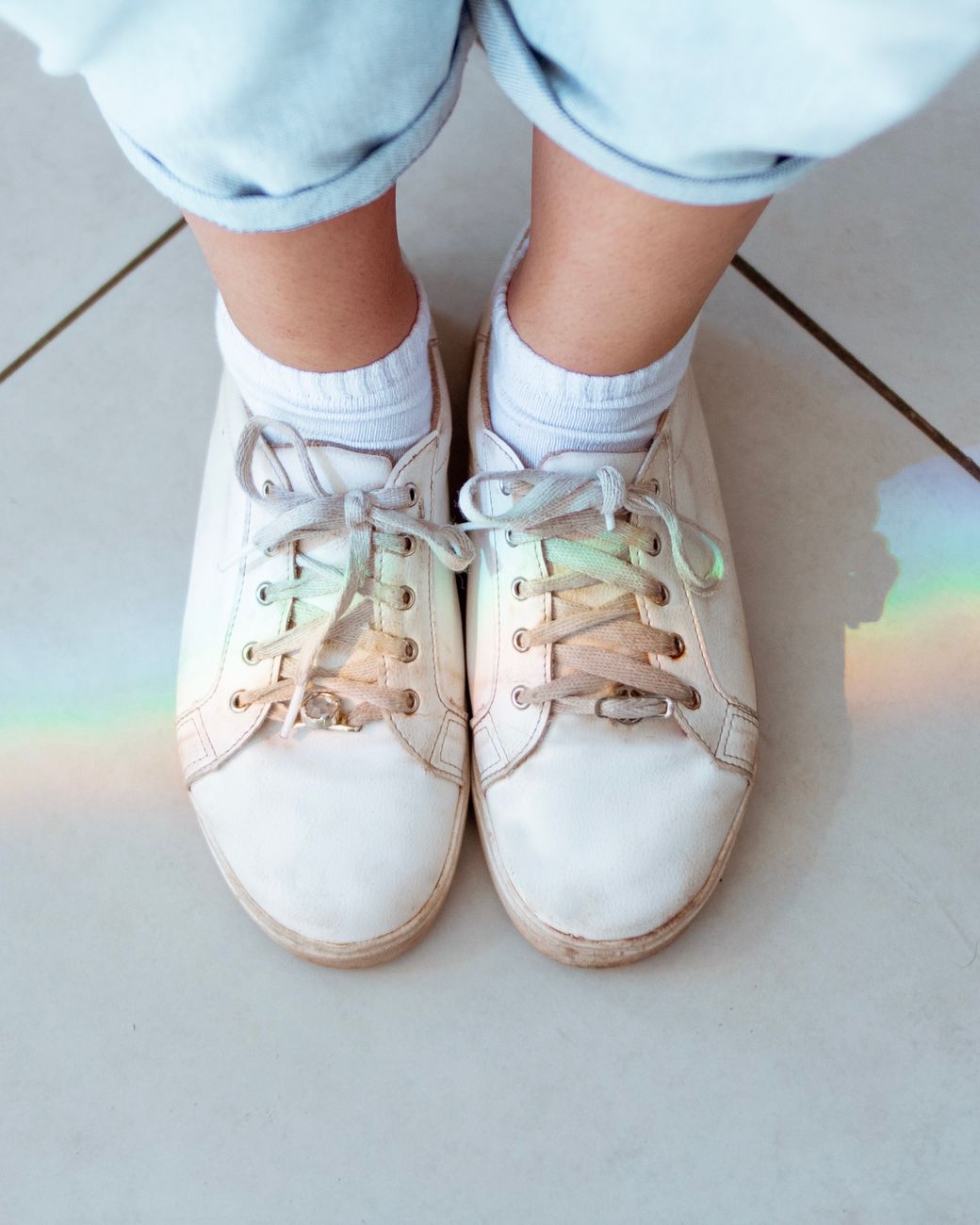 shoe odor, shoe smell, stinky shoes