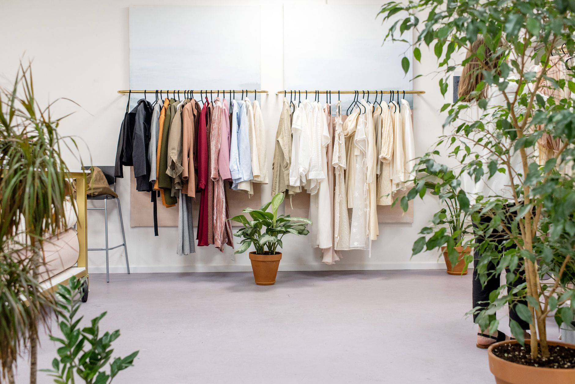 save on clothes, cheap wardrobe, clothing budget