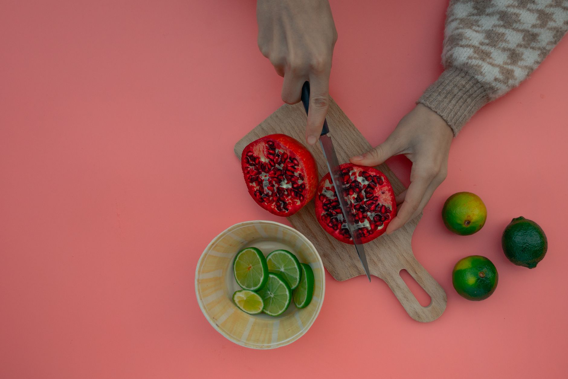 pomegranate seeds, deseed pomegranate, pomegranate hack