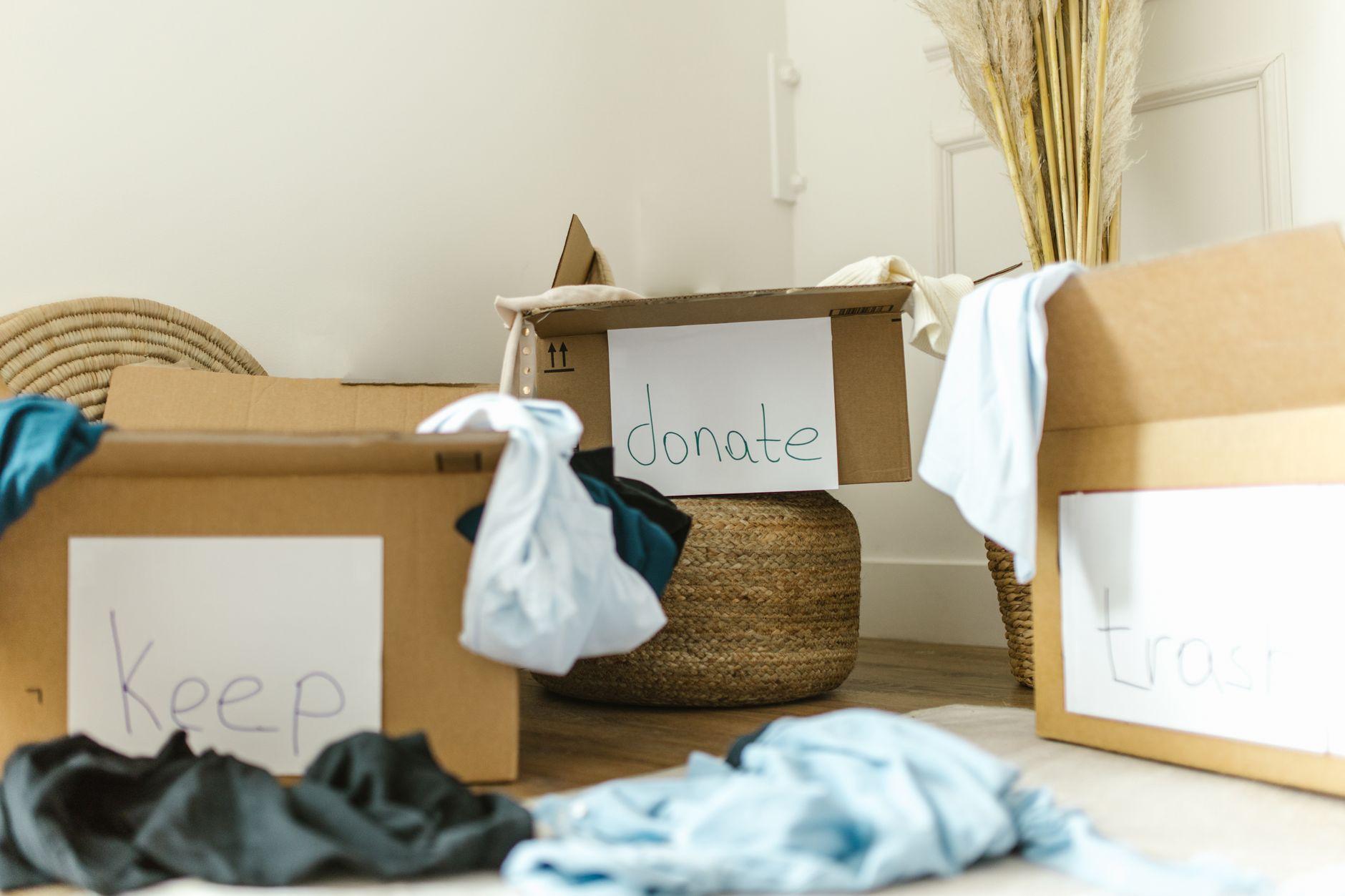 sentimental clutter, declutter sentimental, keep vs toss