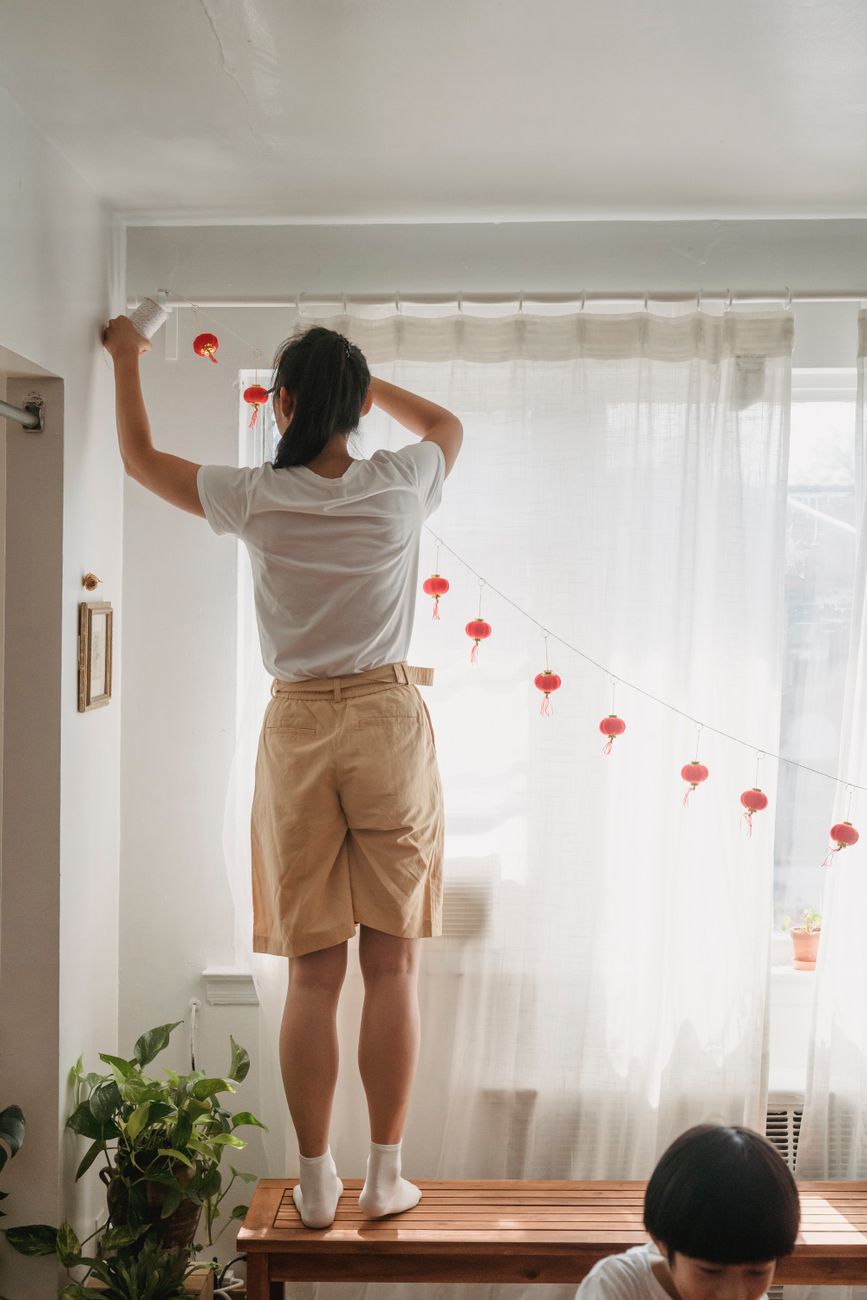 curtain rod, hang curtain rod, curtain DIY
