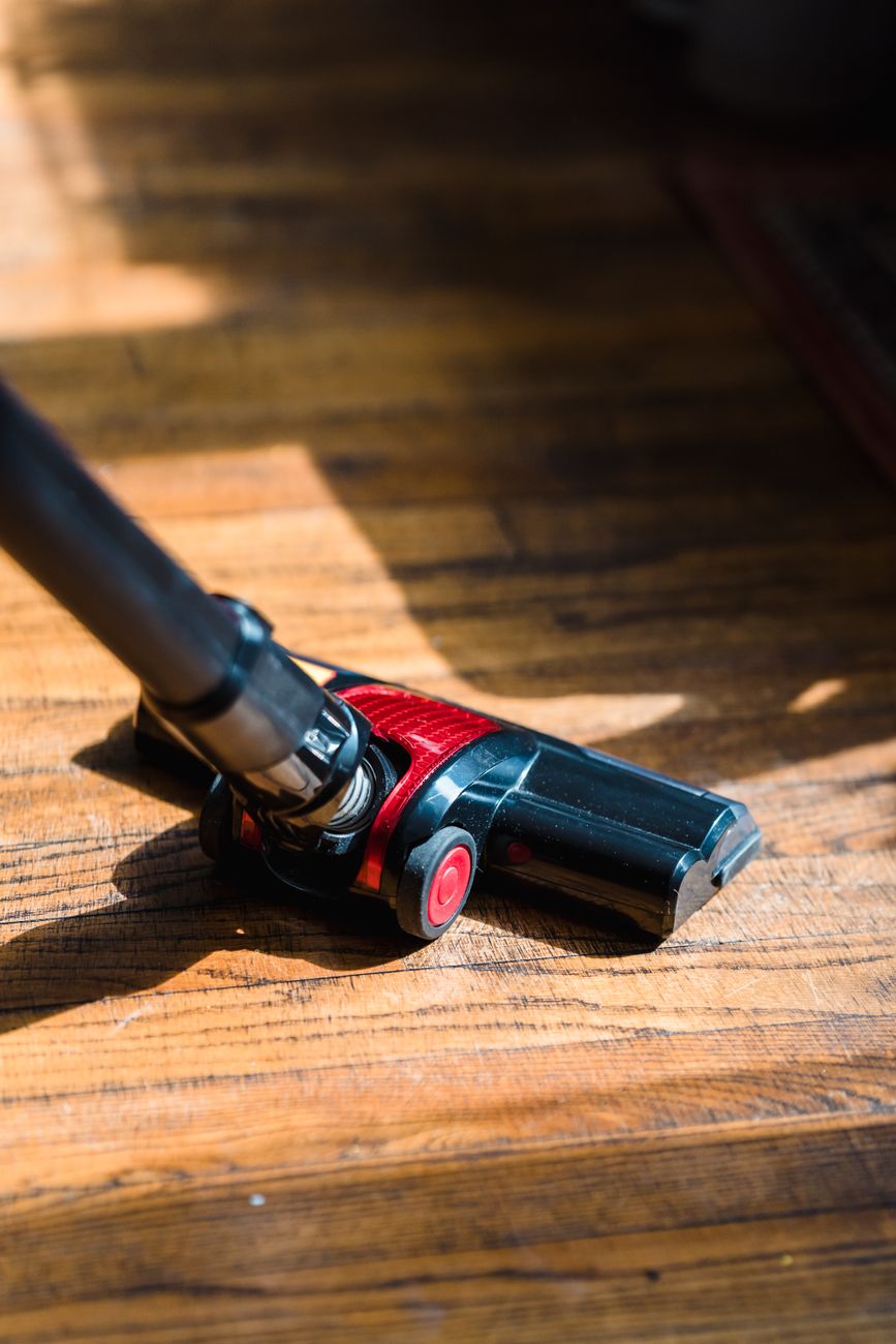 stick vacuum vs upright, best vacuum type, robot vacuum comparison