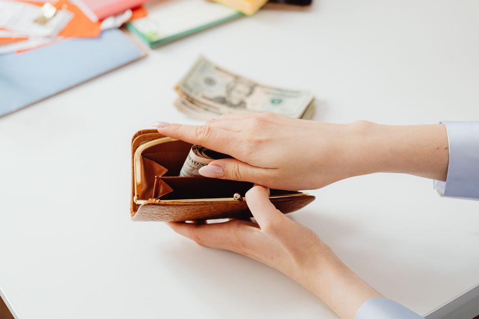 no spend challenge, save money challenge, stop spending month