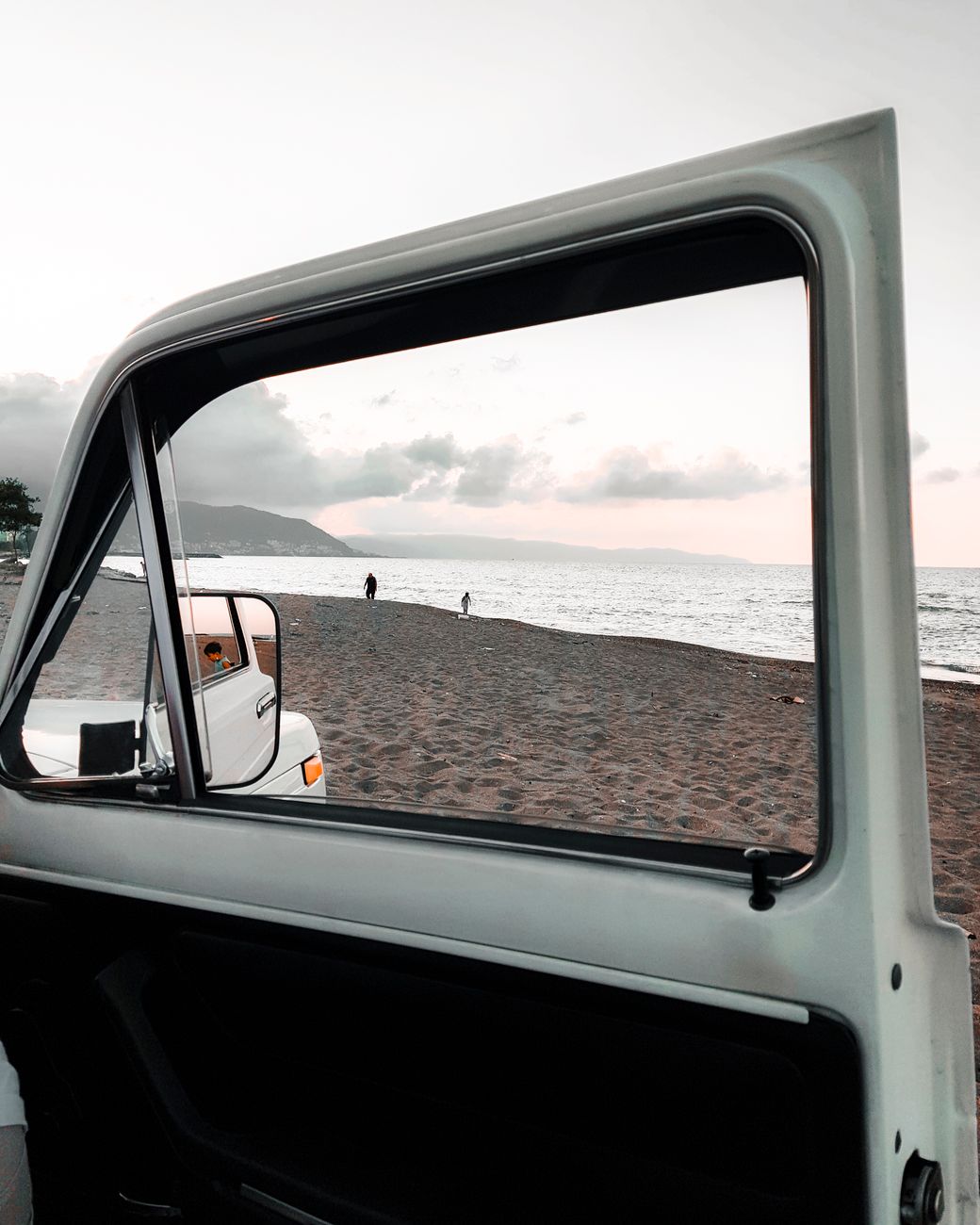 beach sand, car interior, baby powder, cornstarch, sand removal