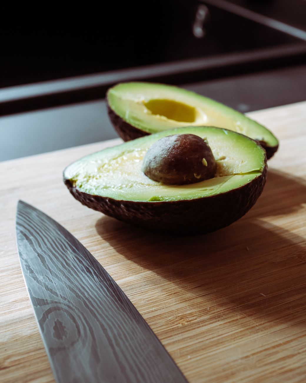 avocado pit, safe cutting, kitchen safety, avocado hack
