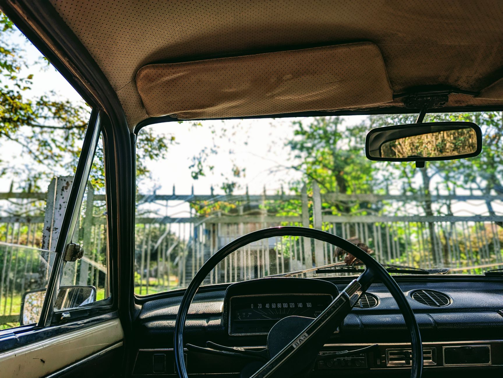 sun shade, car windshield, reflective side out, correct orientation, summer car