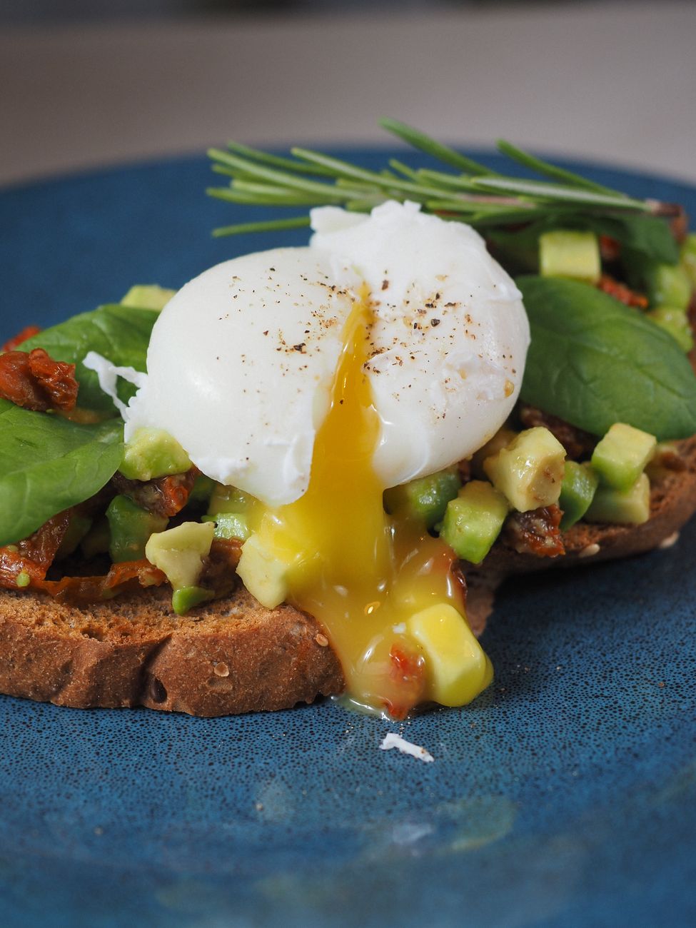 poached eggs, plastic wrap, easy, no vinegar, breakfast