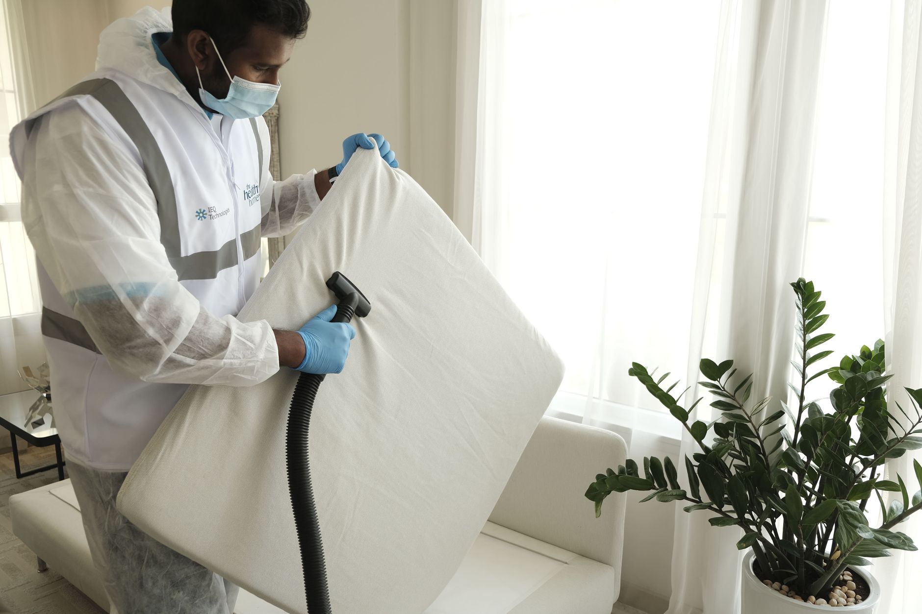 mattress cleaning, sweat, dust mites, baking soda, vacuum