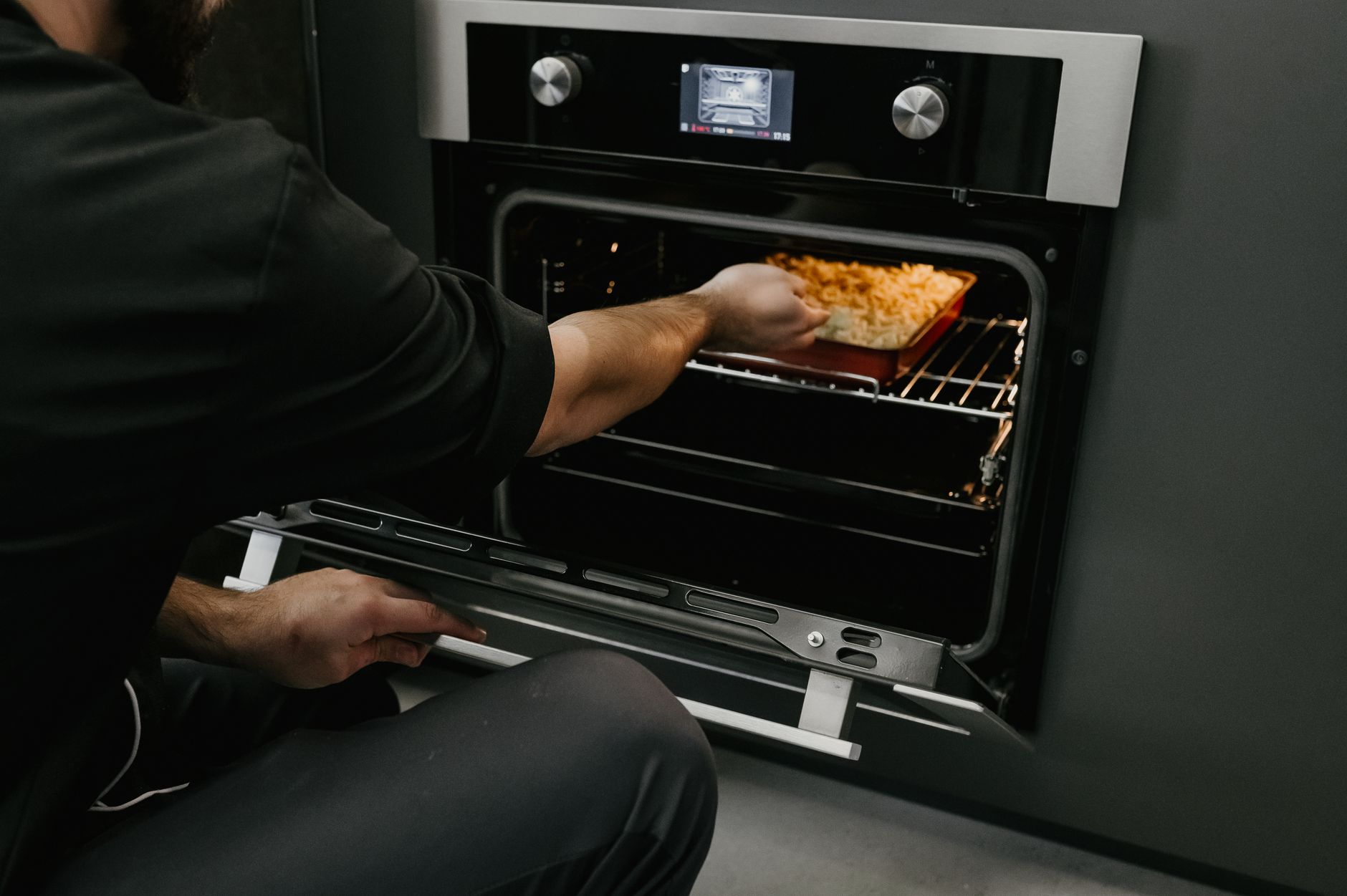 clean oven baking soda, natural oven cleaner, overnight oven cleaning, no fume oven cleaner, DIY oven clean