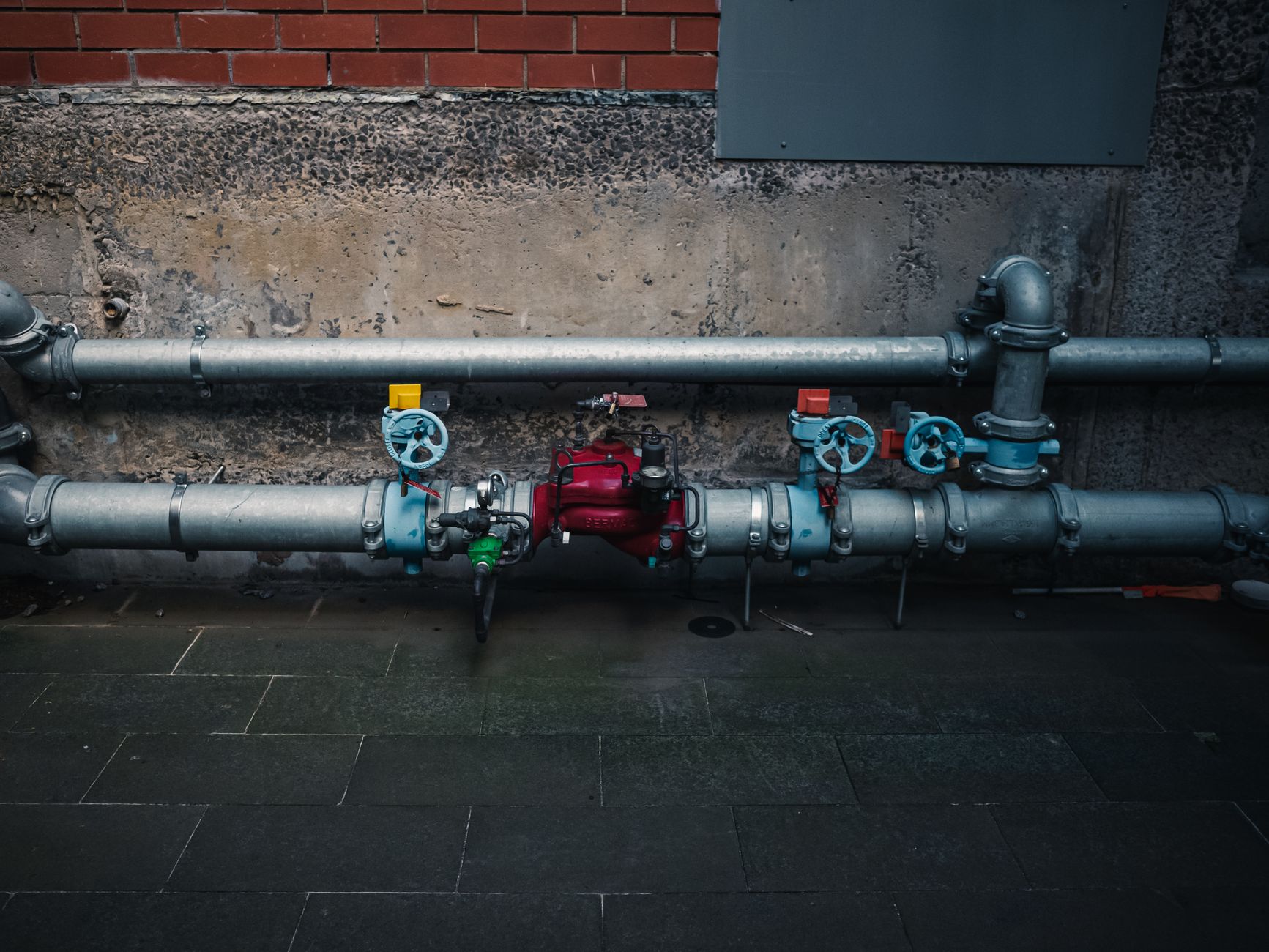 knocking pipe, water hammer, arrestor install, pipe strap, noise fix