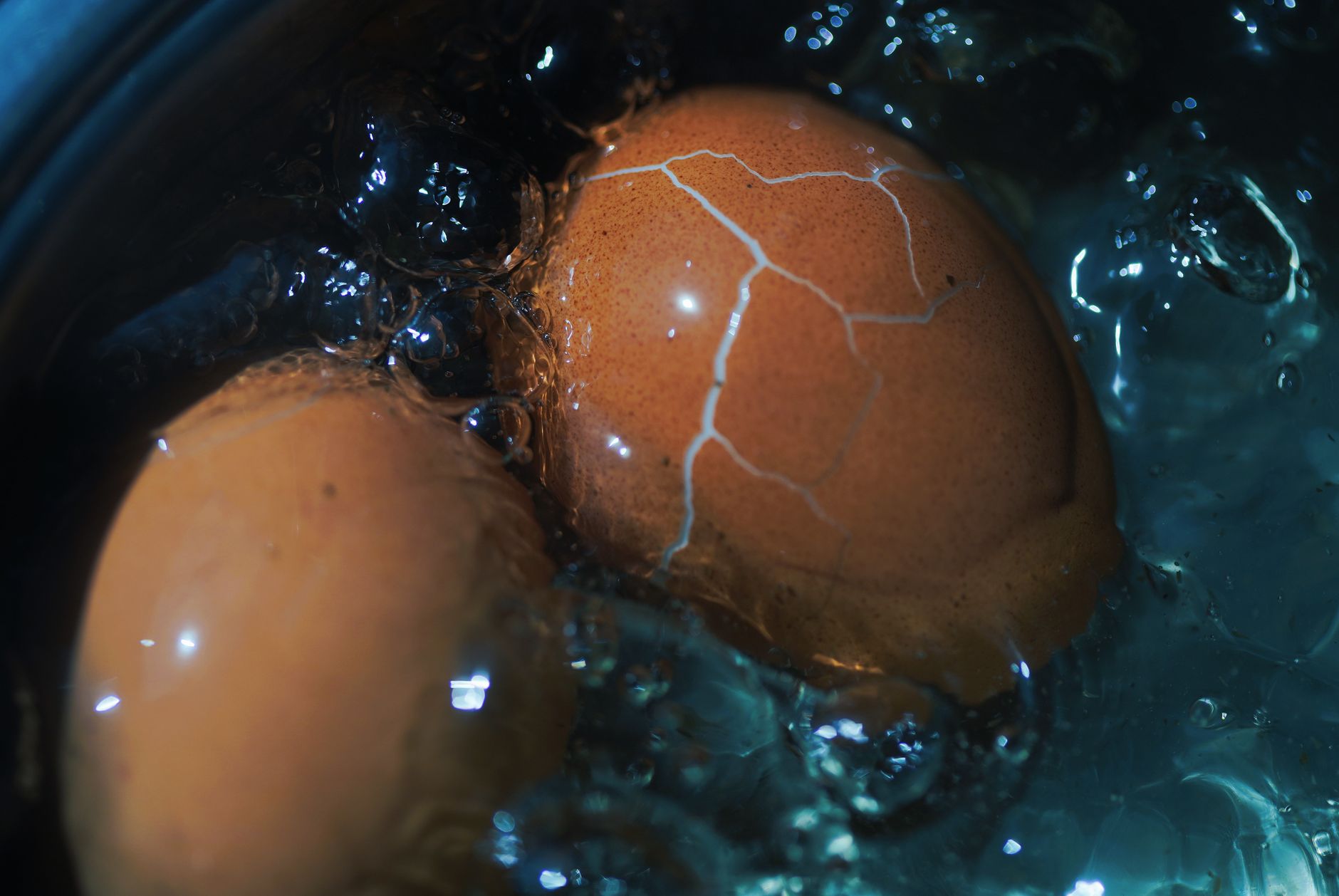 hard boiled eggs, perfect boiled eggs, no green ring, easy peel eggs