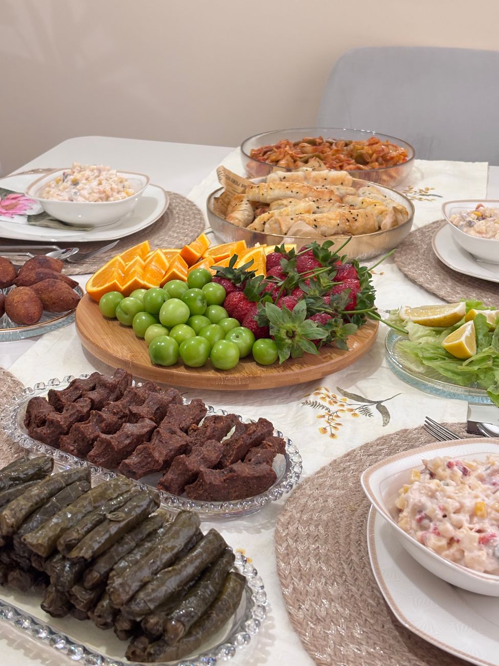 eat at home more, stop eating out, cook at home tips, save money cooking, meal variety home