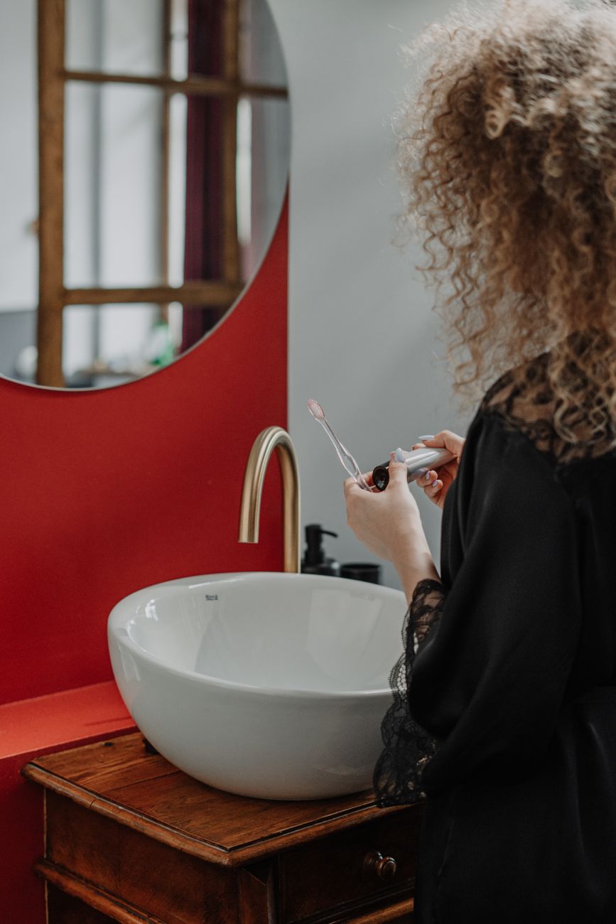 hair dye stains, bathroom counter, baking soda paste, stain removal, peroxide