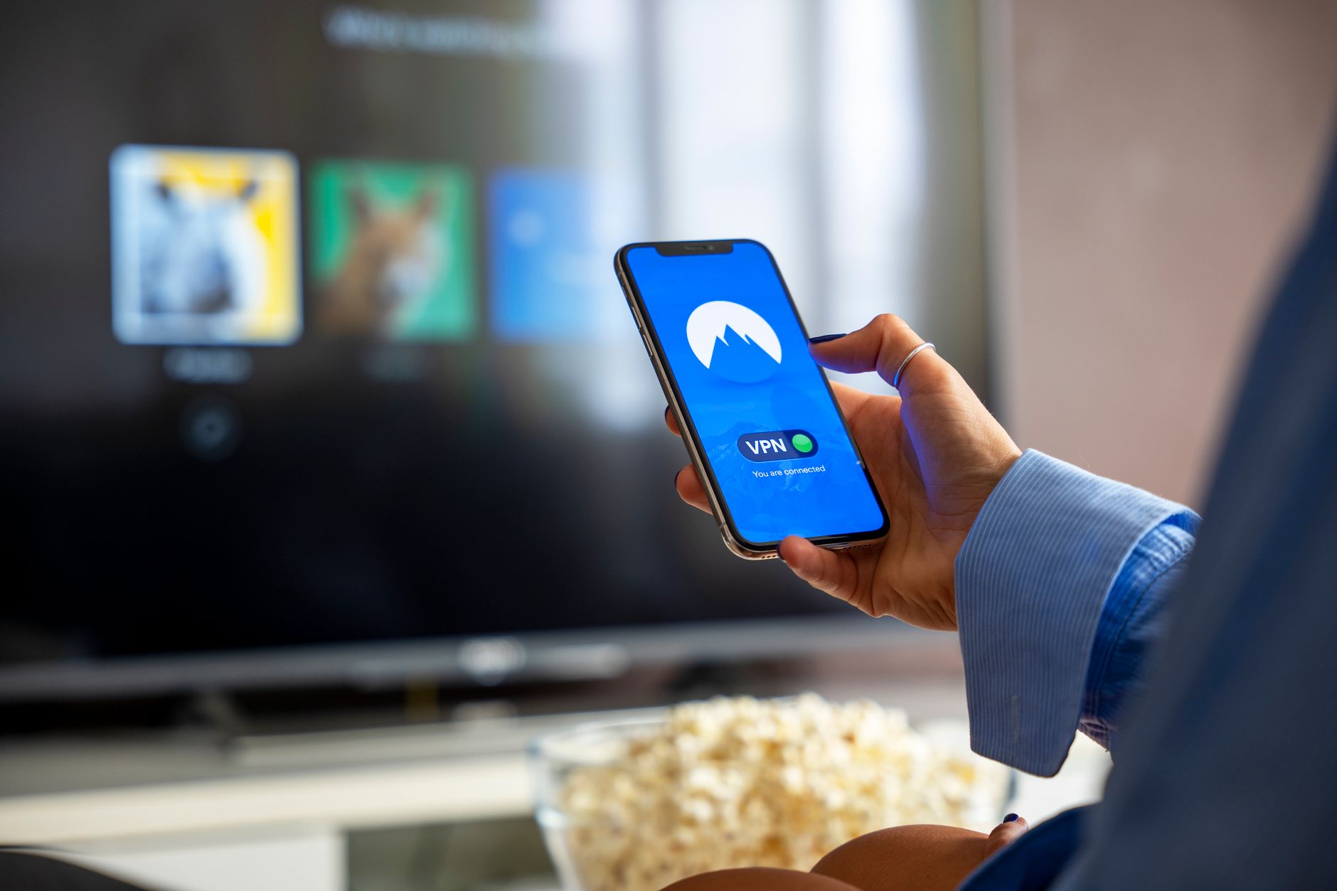 screen cast, phone to TV, mirror screen, tech hack