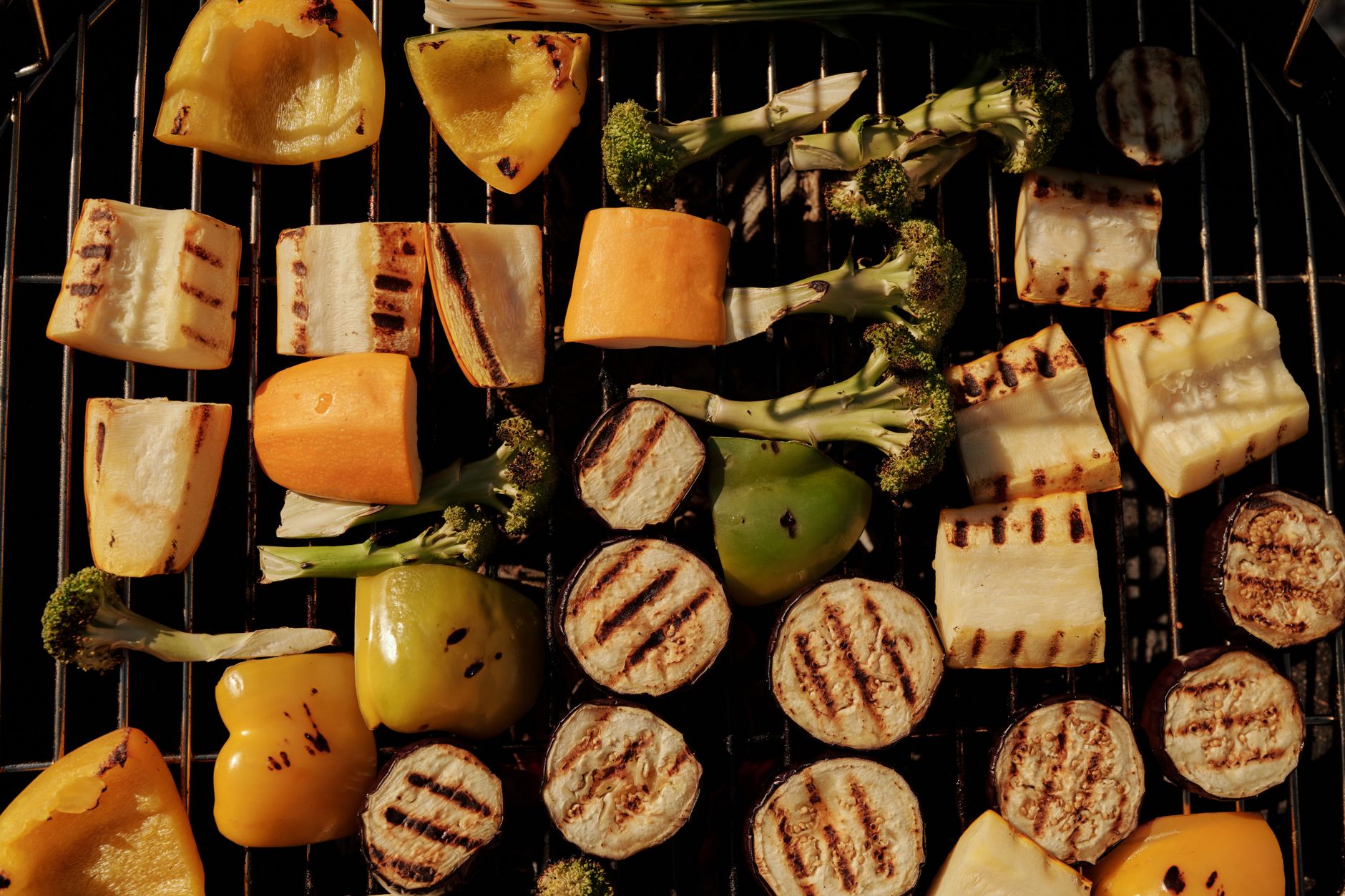 grill vegetables, summer, BBQ, foil, grilling hack