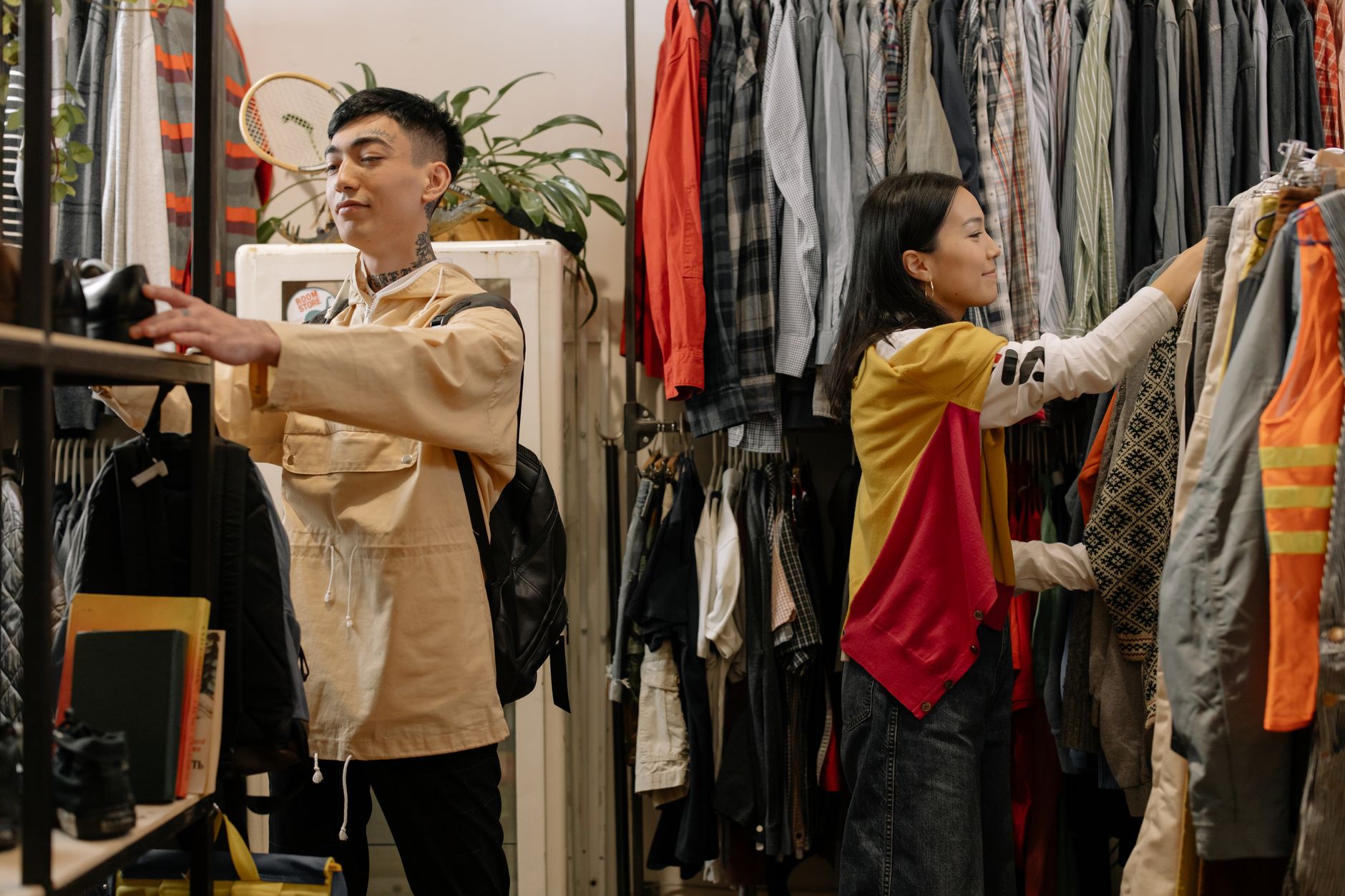 thrift store haggle, bundle discount, flea market, negotiation polite, secondhand deals