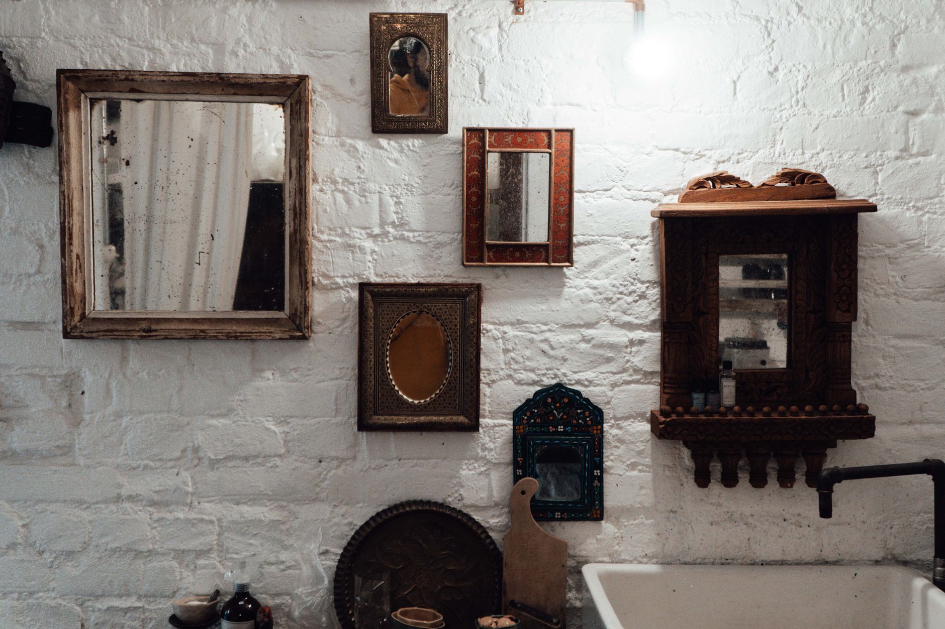 hang mirror, drywall, no studs, anchors, toggle bolts