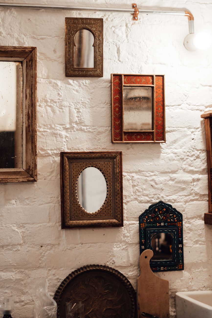 hang mirror, heavy wall, drywall anchor, DIY decor