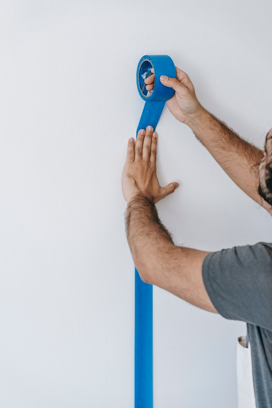caulk line, painters tape, bathtub, straight edge, silicone sealant