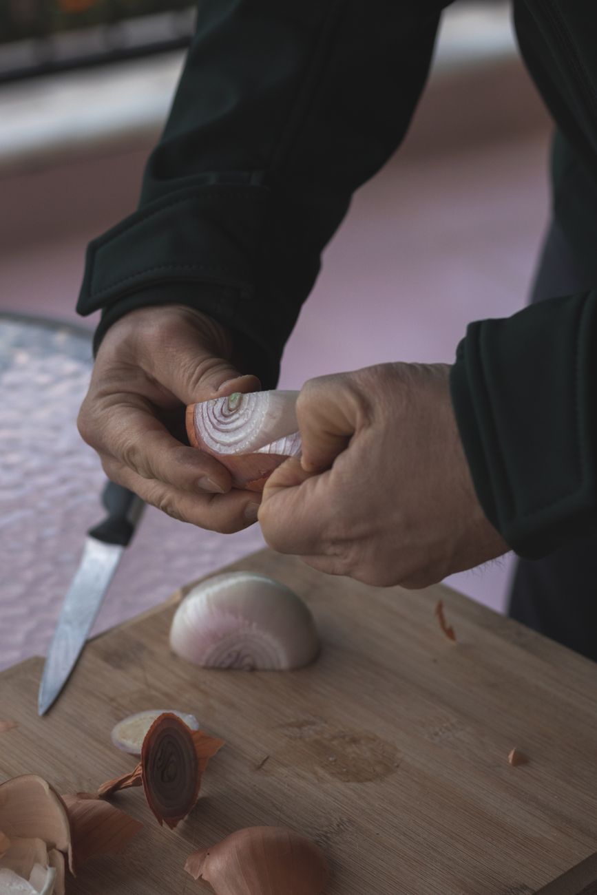 cut onions, no tears, onion hack, kitchen tip