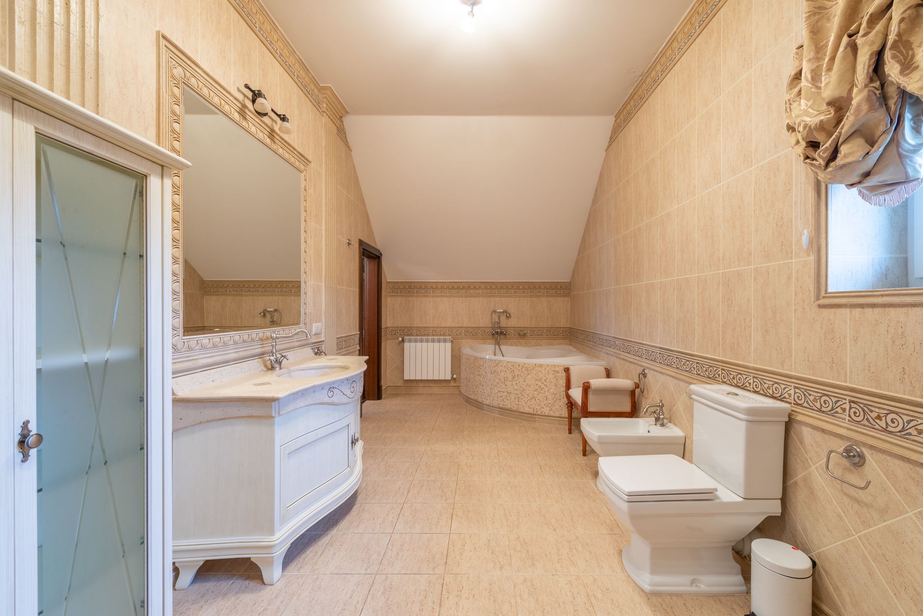 mold, bathroom ceiling, cleaning, bleach, prevention