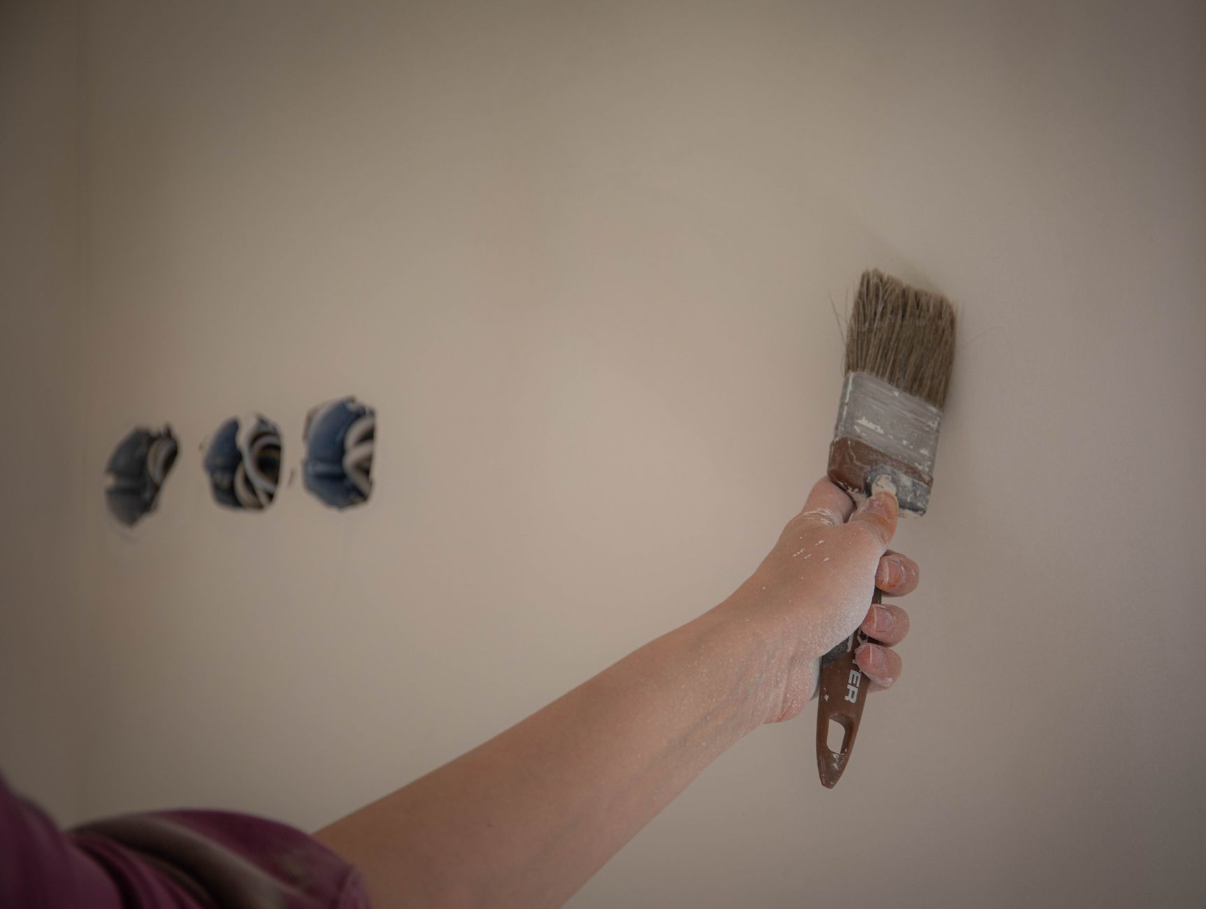 touch up paint, walls, blend, DIY, roller, feathering