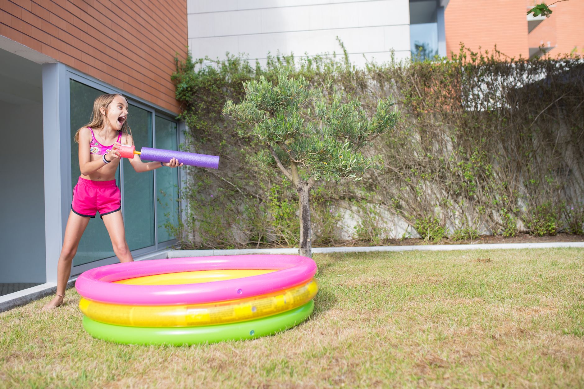 pool noodle, car door, garage hack, DIY protection