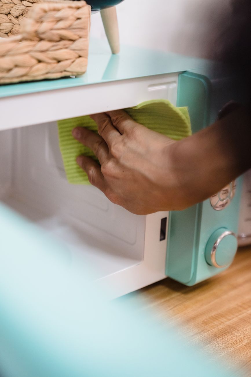 microwave clean, steam lemon, three minutes, no scrubbing, baking soda