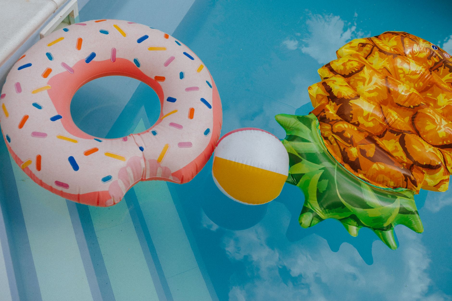 inflatable pool toys, talcum powder, deflate storage, prevent sticking, summer clean up