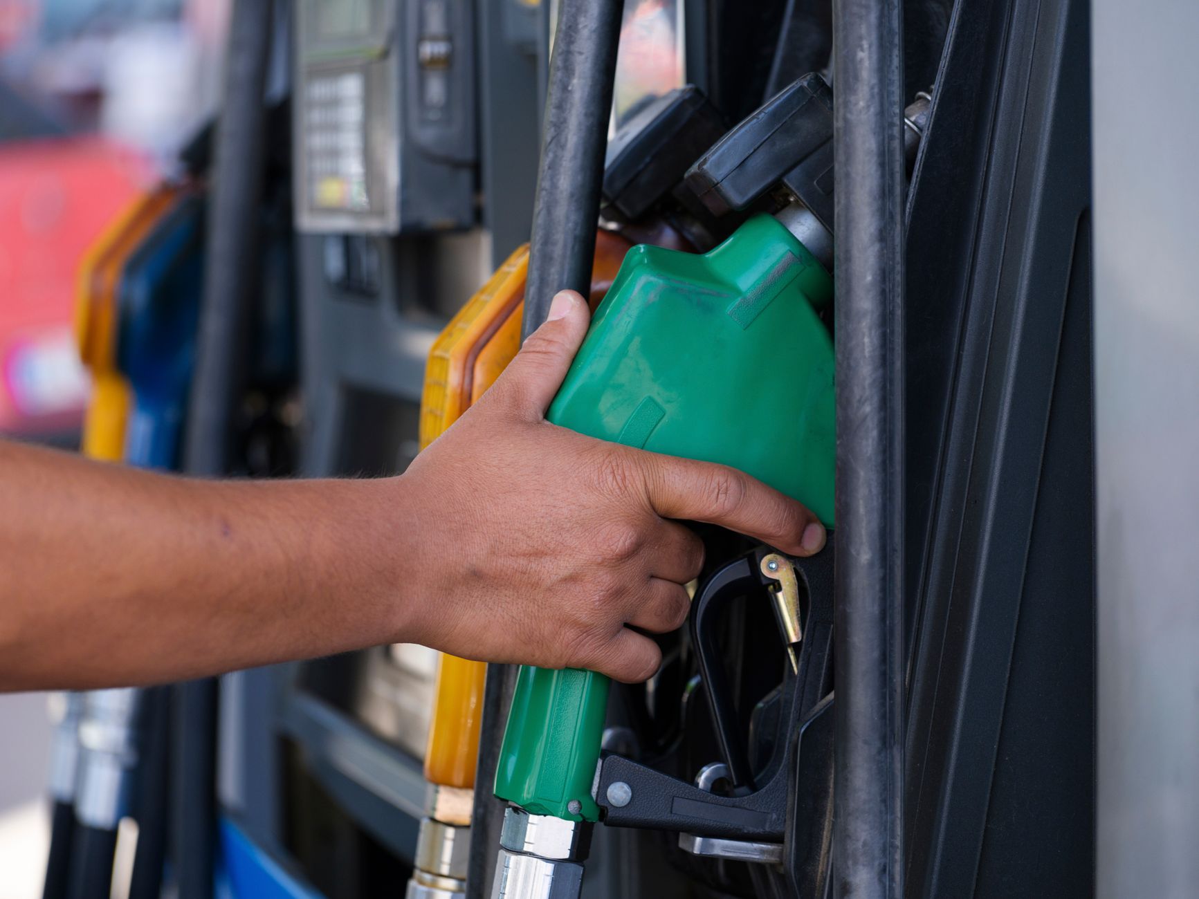 gas prices, cheapest day, fuel savings, gas hack, save money