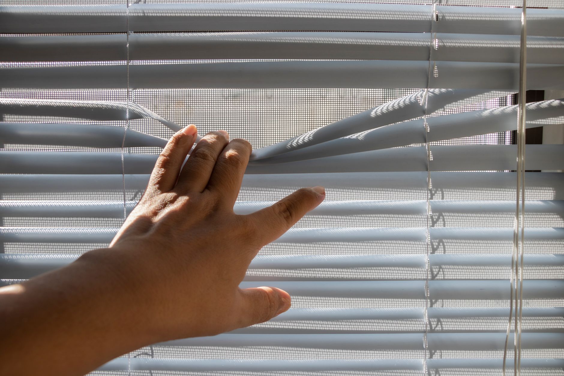 clean blinds, dust blinds, sock trick, vinegar, window blinds, no removal