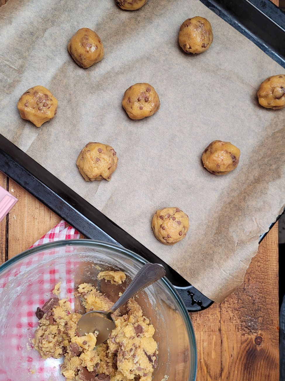 cookies spread, chilled dough, butter temperature, baking science, flat cookies