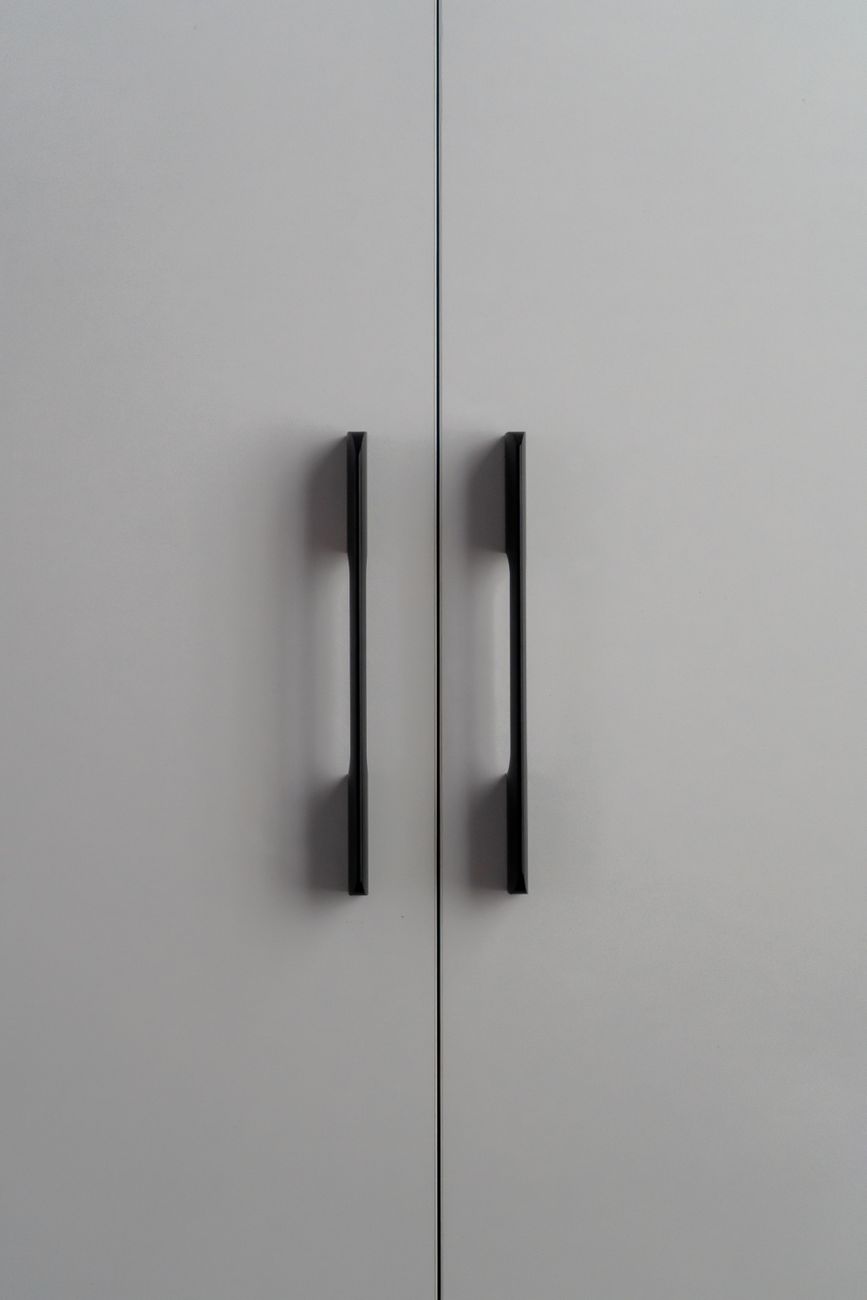 clean doors, door smudges, wood doors, streak free, home cleaning