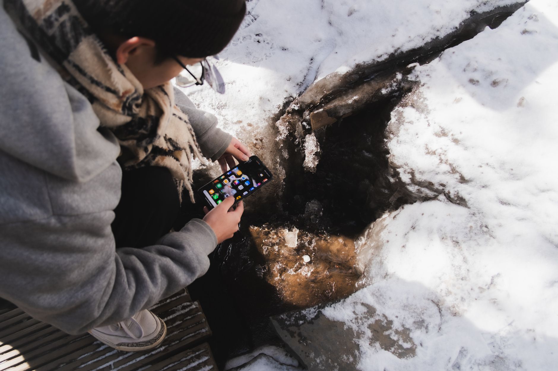 airplane mode, frozen phone, restart phone, phone fix