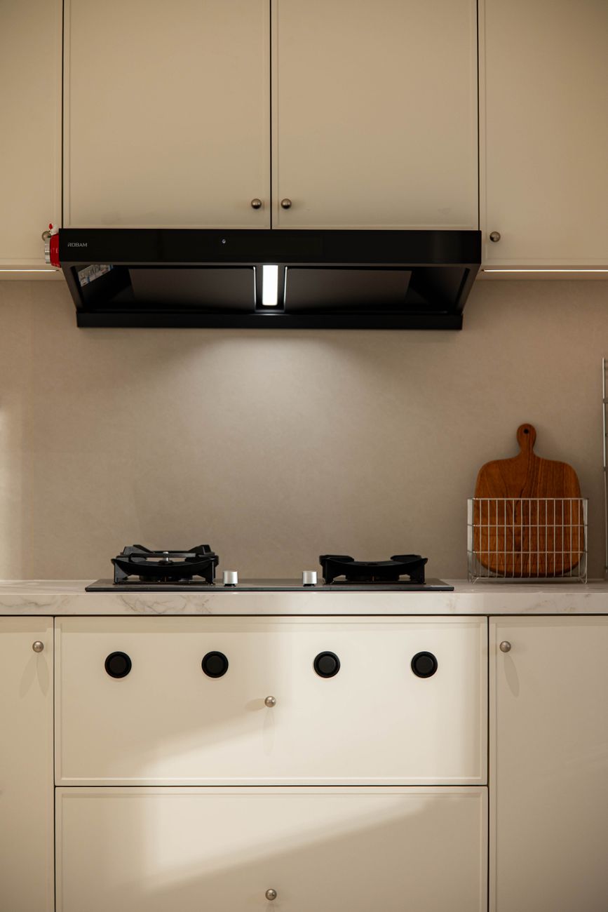 range hood filter, grease cleaning, boiling water, baking soda, kitchen