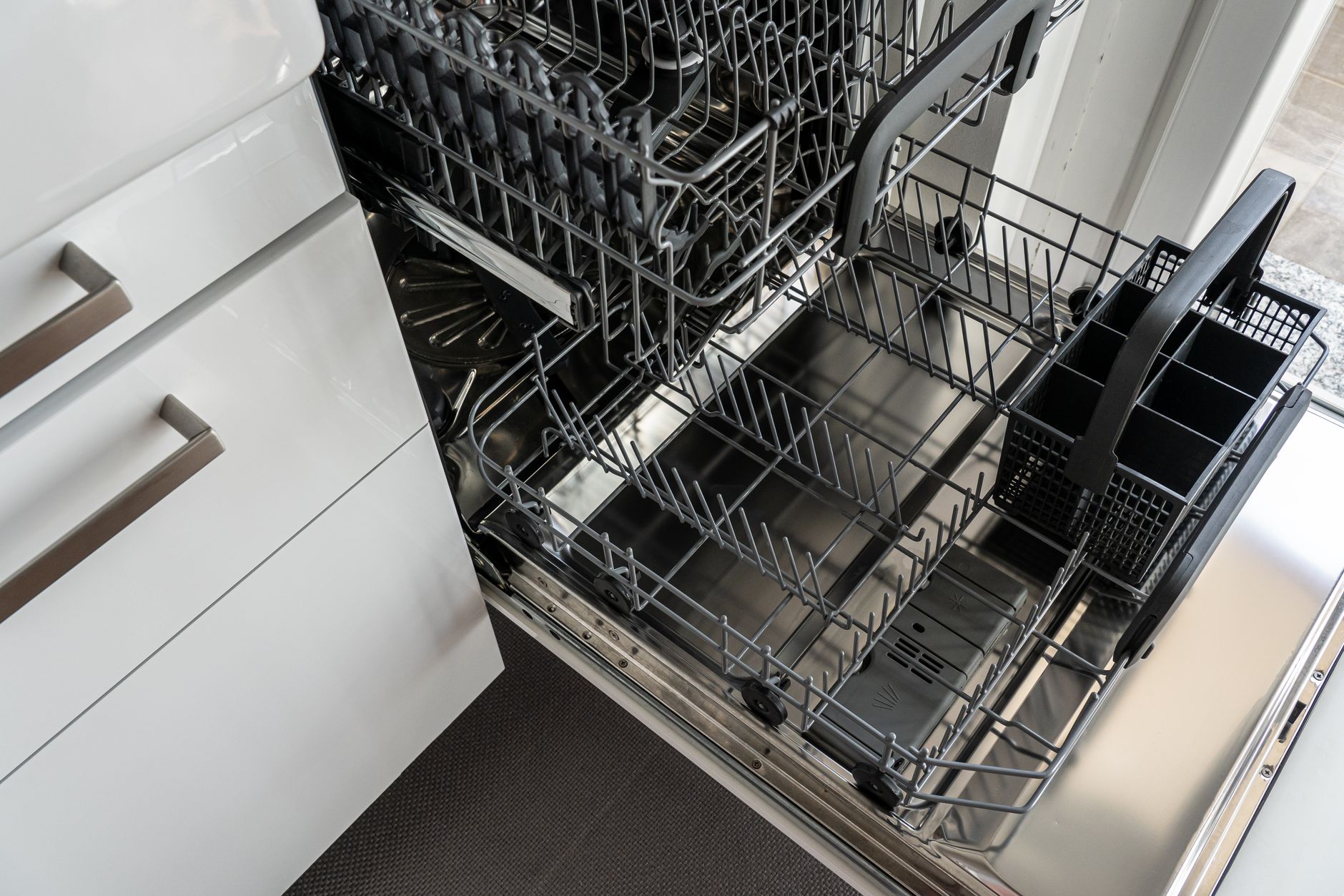 dishwasher filter, clean dishwasher, dirty dishes, maintenance hack