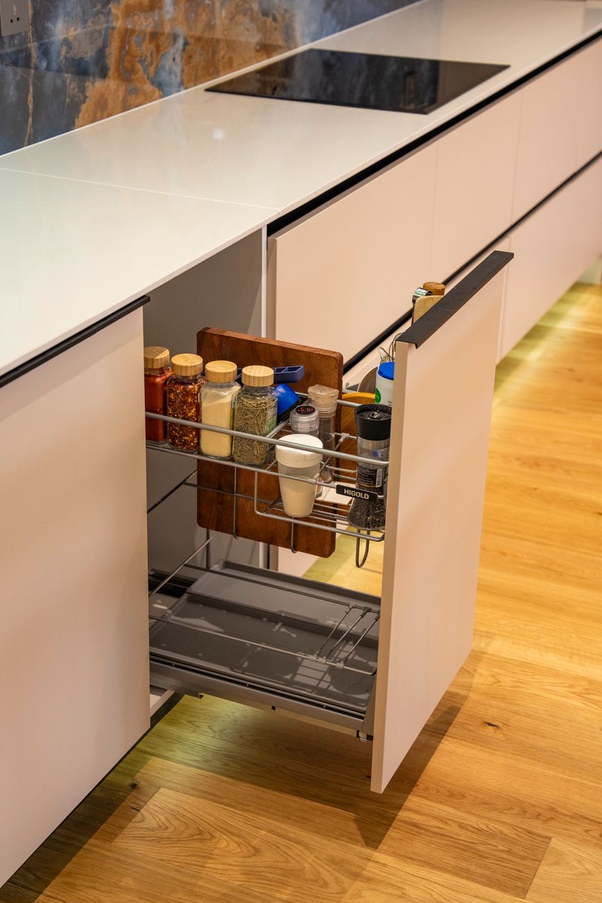 spice organization, kitchen drawer, racks, labels, alphabetize