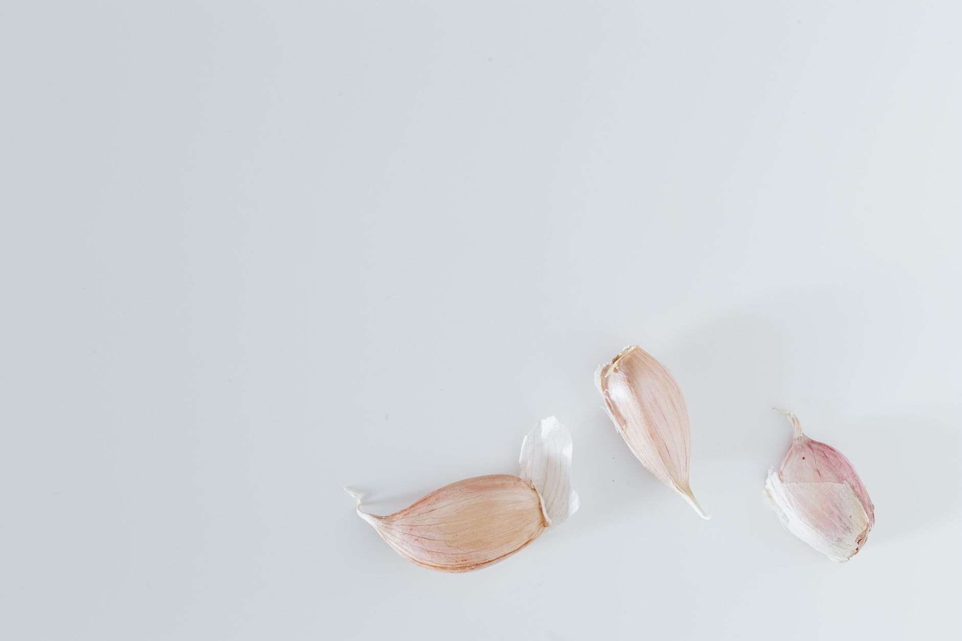 peel garlic, two bowl shake, garlic hack, kitchen tip, quick peel