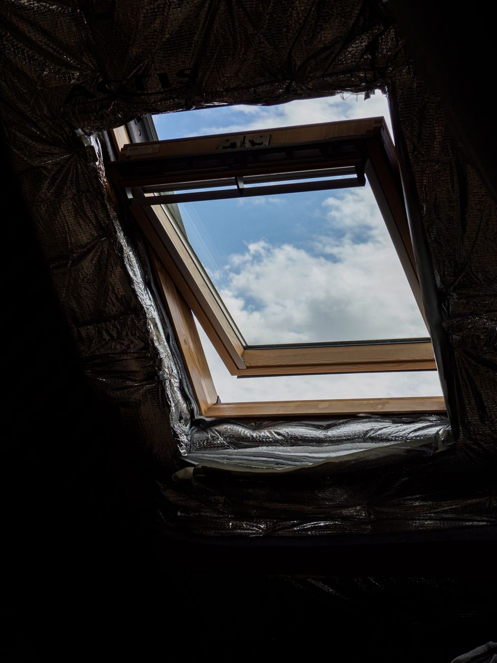 drafty windows, insulation film, winter, heat loss, window seal, energy saving