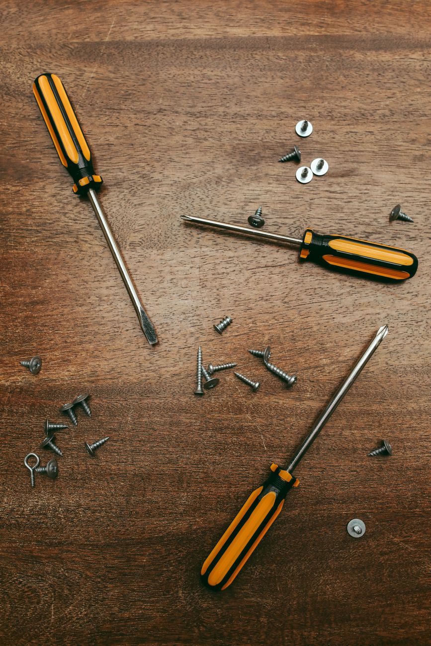 stripped screw removal, rubber band trick, tool hack, DIY fix, screw extraction