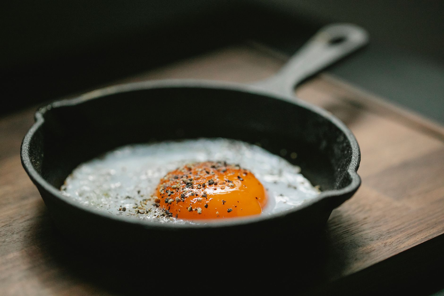 cast iron seasoning, new skillet, oil and heat, nonstick cast iron, care