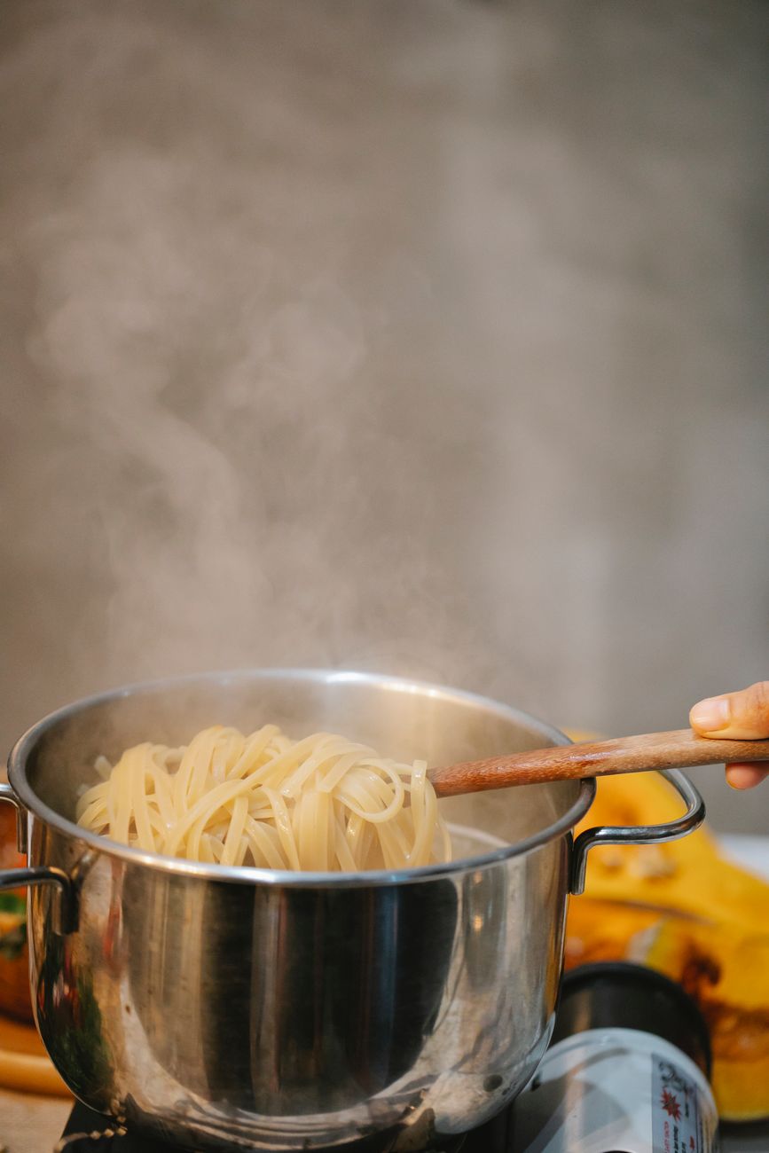 pasta boil over, wooden spoon, foam break, pasta hack, stovetop mess