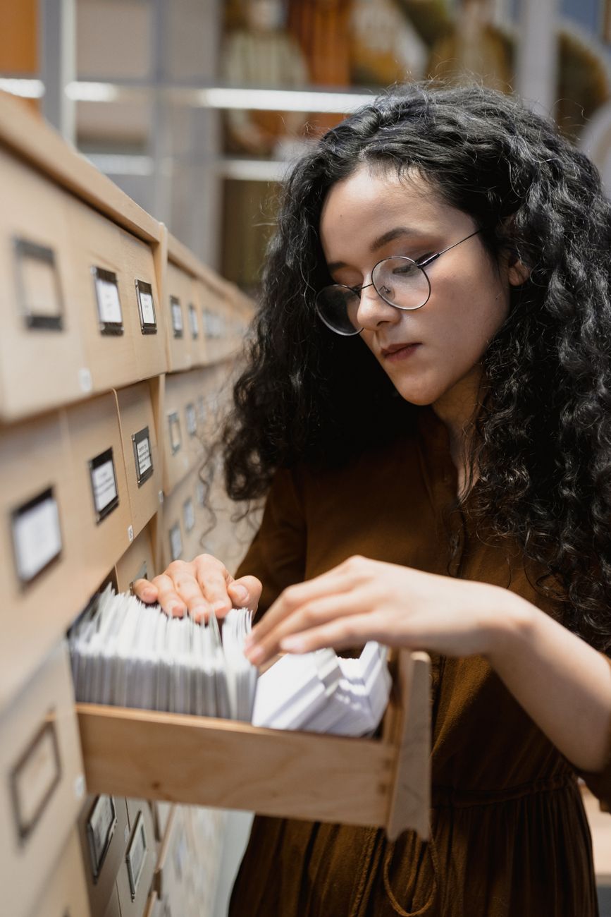 library card, free entertainment, free movies, museum passes, library apps