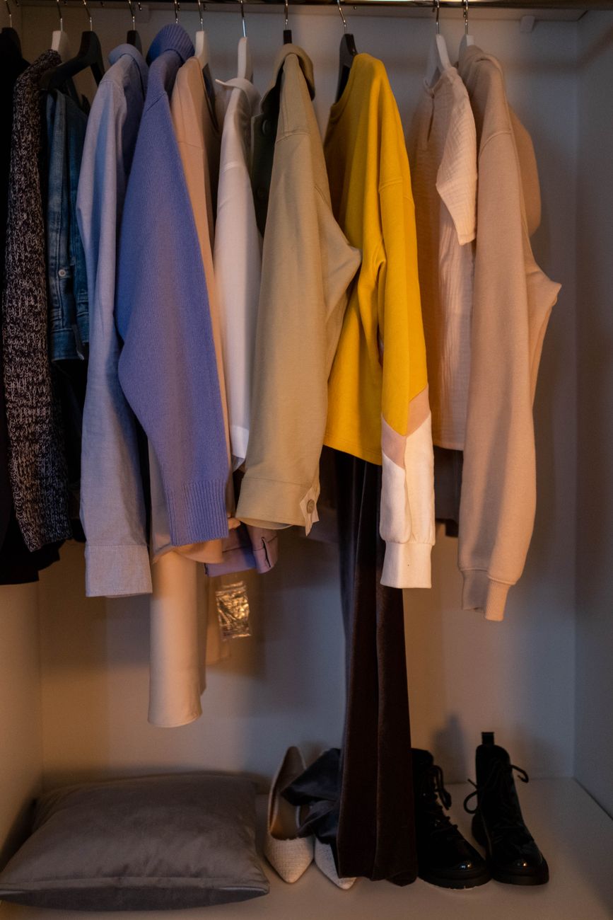 mini dehumidifier, closet moisture, mold prevention, damp fix
