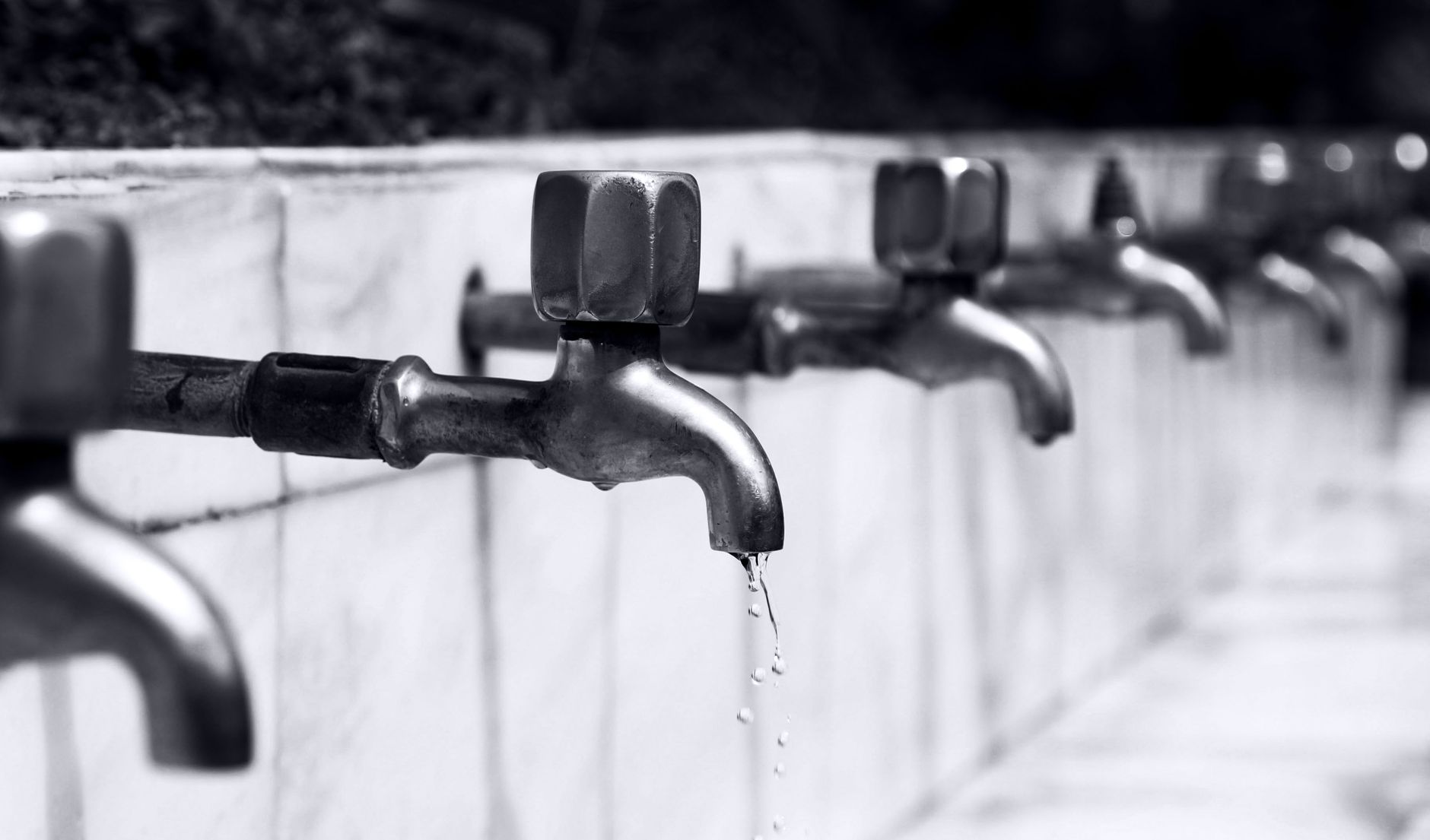 hard water, faucet, vinegar, clean, bathroom