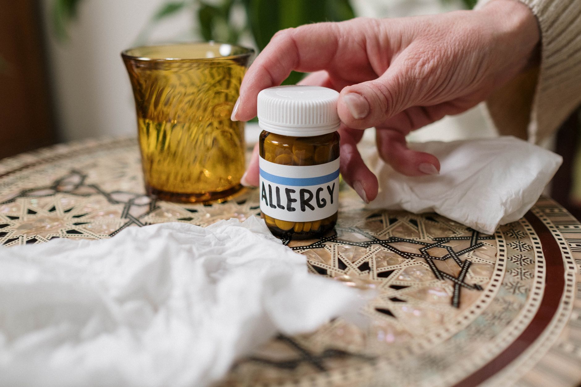 natural allergy relief, pollen season, neti pot