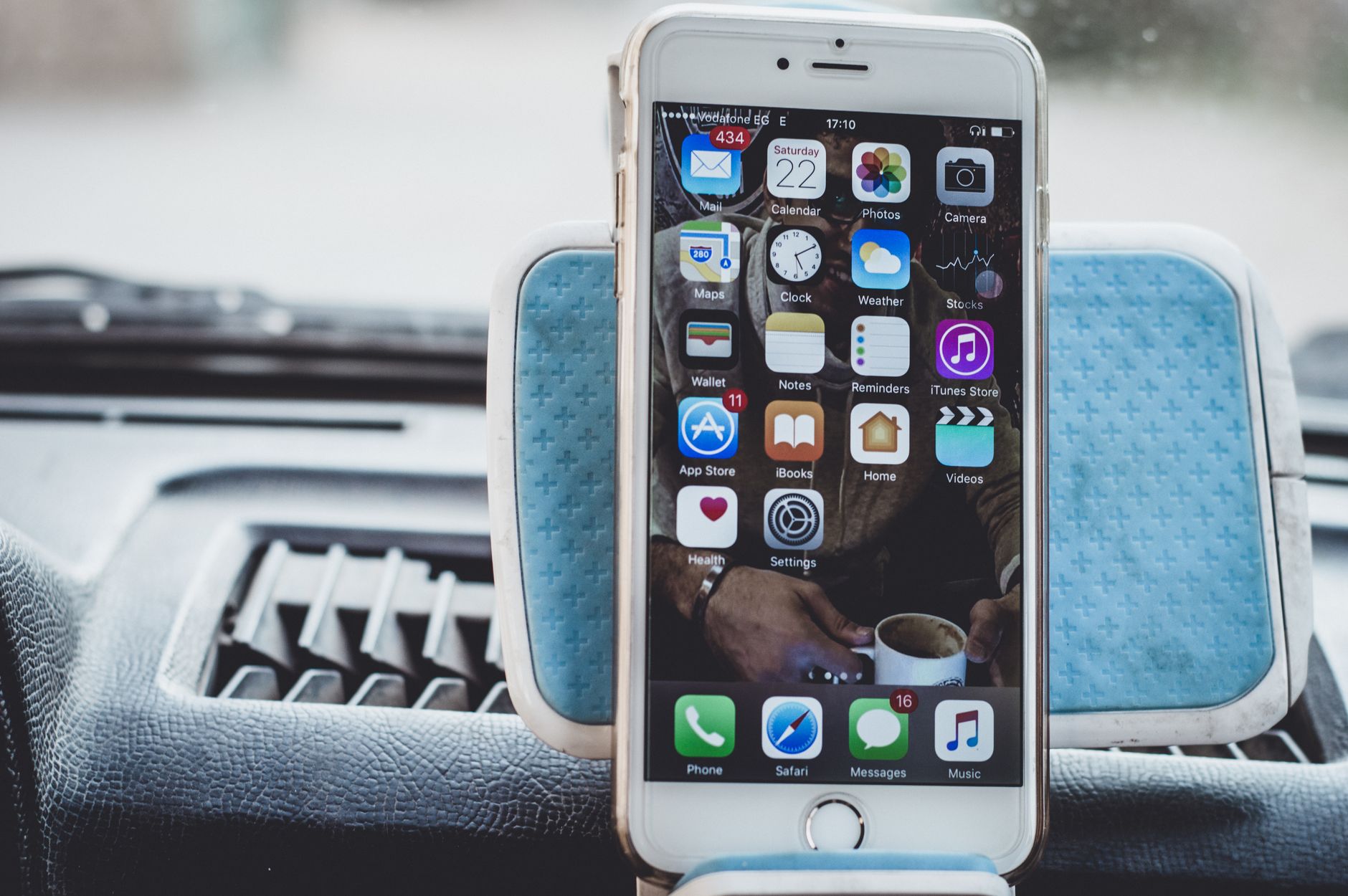 autoplay videos, mobile data, data saving, Facebook, Instagram, YouTube