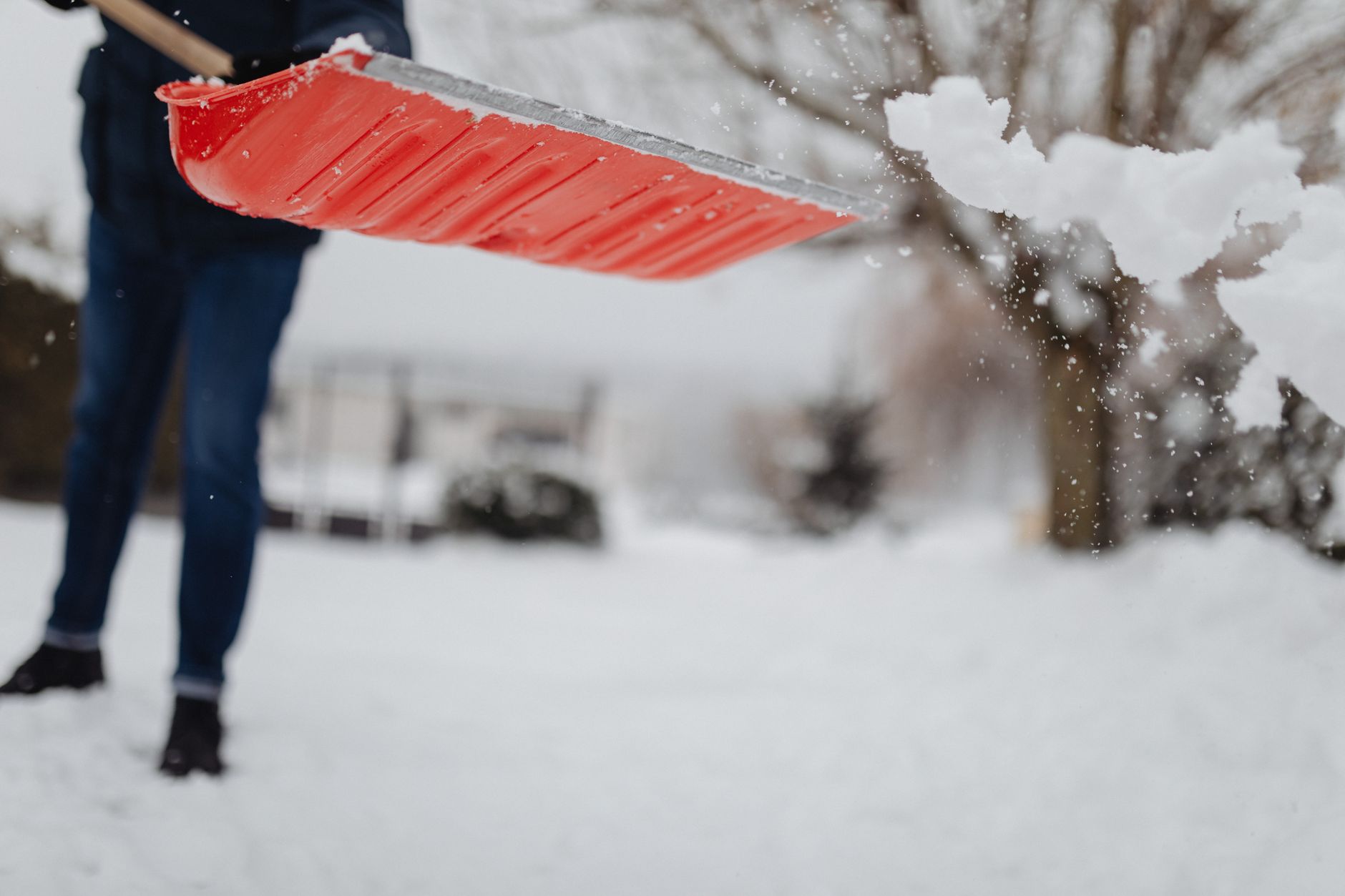 shovel snow, snow removal, back pain, winter shoveling