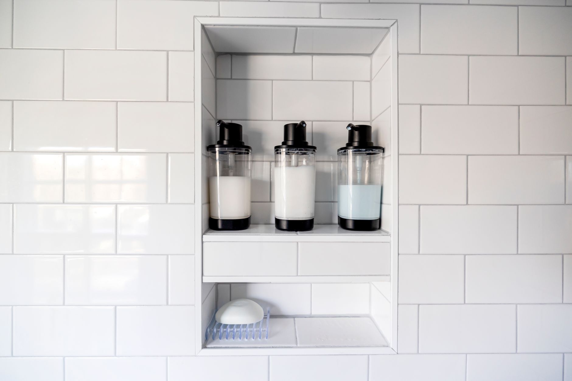 tiny bathroom, organize, storage, shelves, space